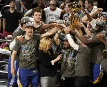 包含NBA总决赛赛程吃紧，巴塞罗那冲刺阶段官宣签约，目标明确，轮换策略成焦点的词条