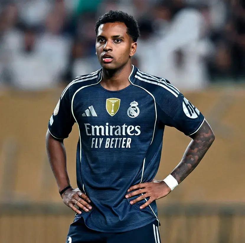 亚冠转会期走向成谜；马德里竞技远射贴柱；悬念犹存；年轻球员得到机会的简单介绍